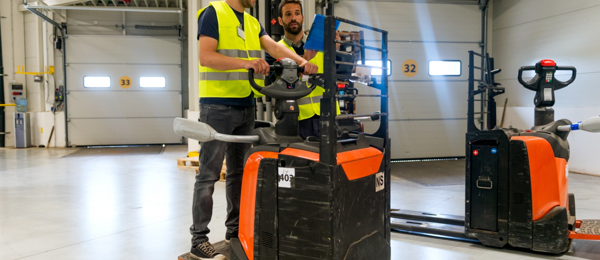 Forklift Training & License Fees in Mississauga & Walkie Rider License Instruction